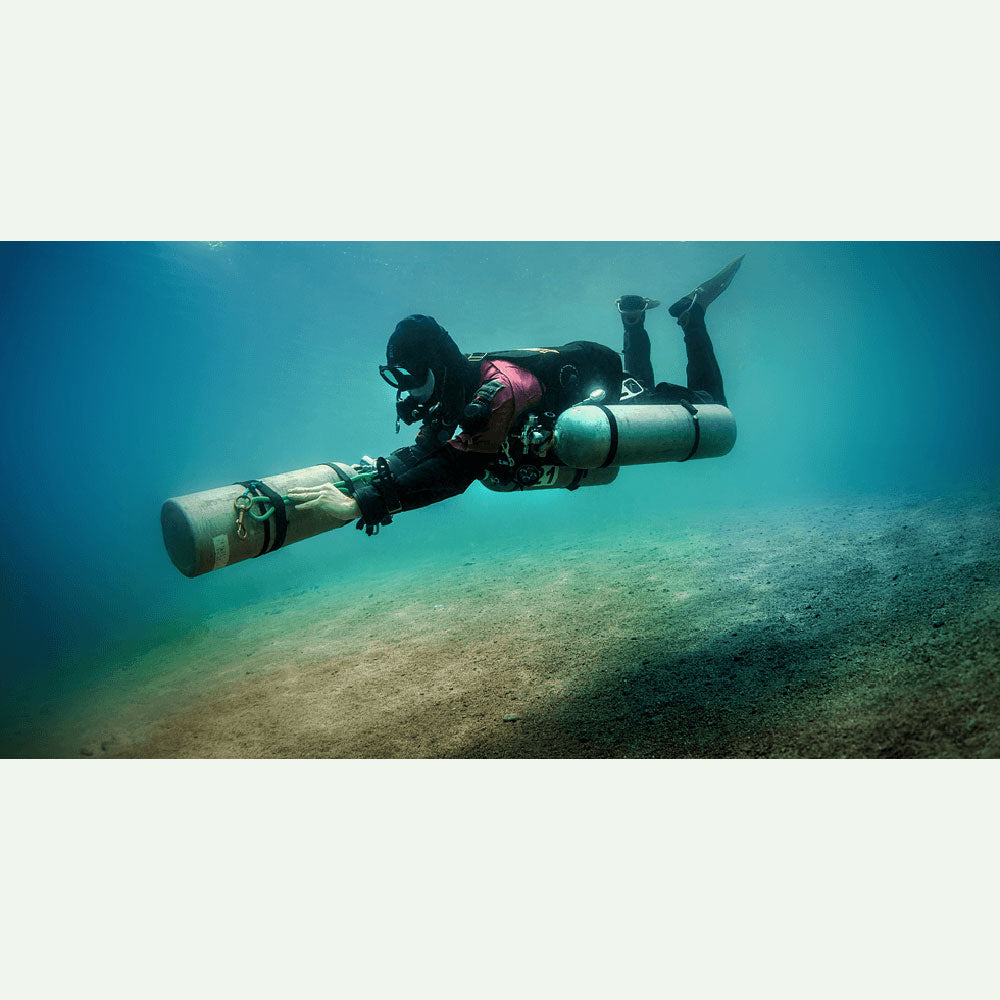 Diver using XDeep Stealth 2.0 Tec Sidemount System
