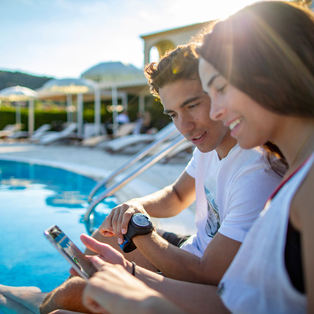 Divers with Aqua Lung i300C Wrist Dive Computer